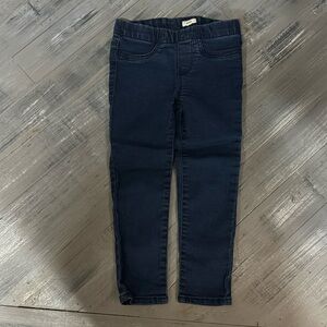 Girls size 4t jegging.